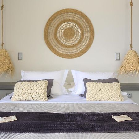 Iliades Luxury Boutique Suites Batsíon Exteriör bild