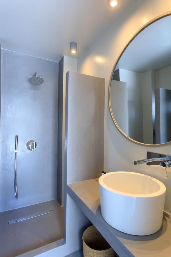 Iliades Luxury Boutique Suites Batsíon Exteriör bild