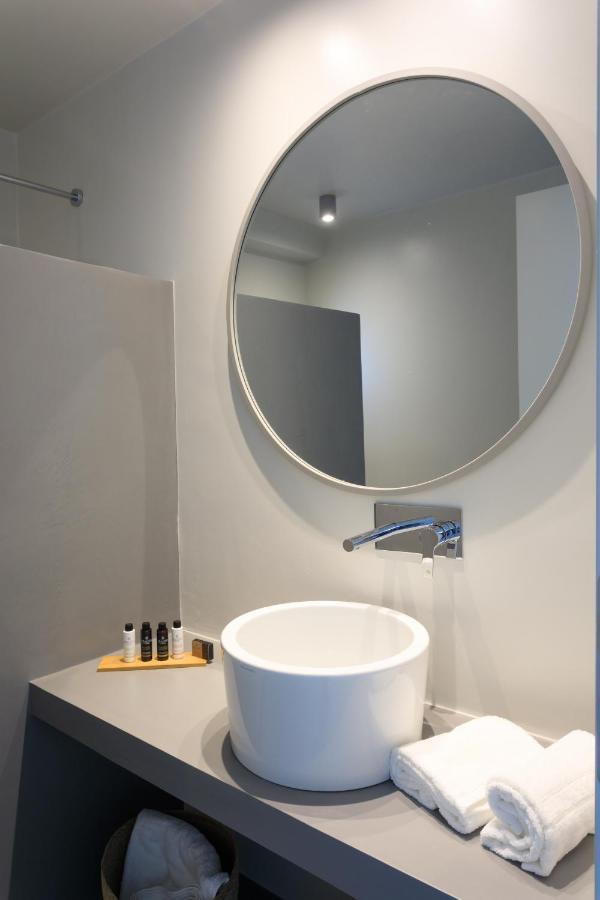 Iliades Luxury Boutique Suites Batsíon Exteriör bild